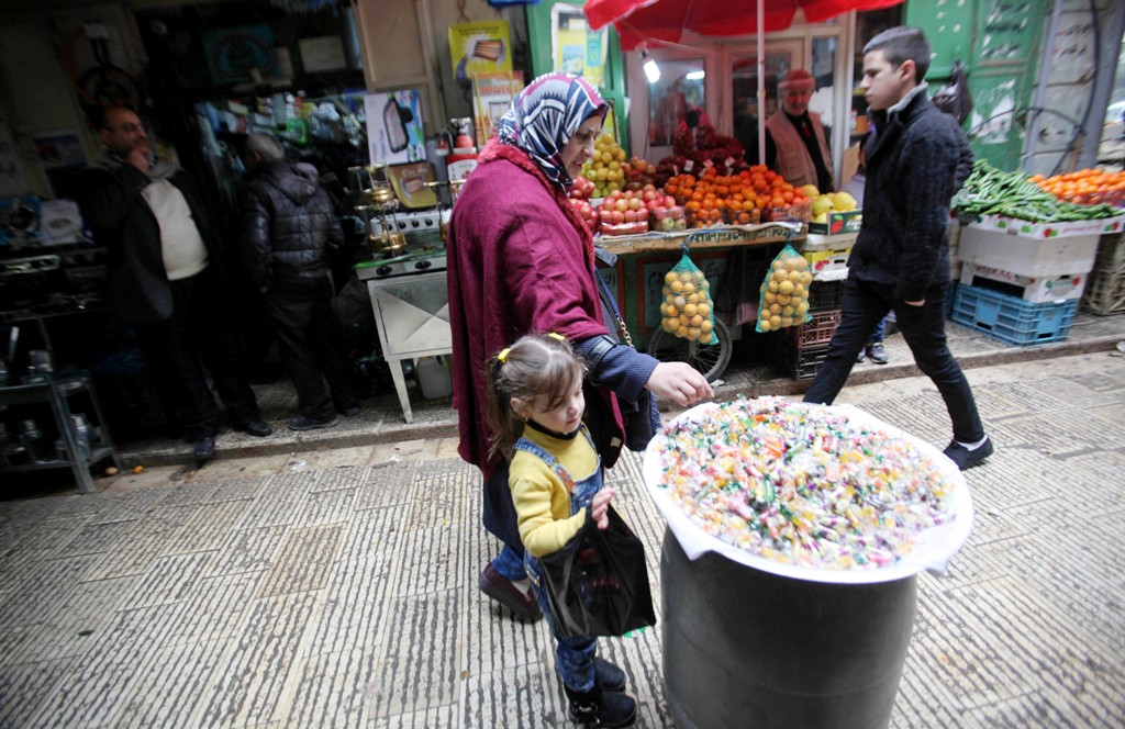 حلوى المولد في شوارع نابلس