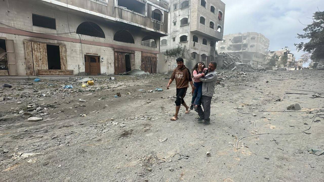 قصف منازل في محيط شارع اللبابيدي بمدينة غزة