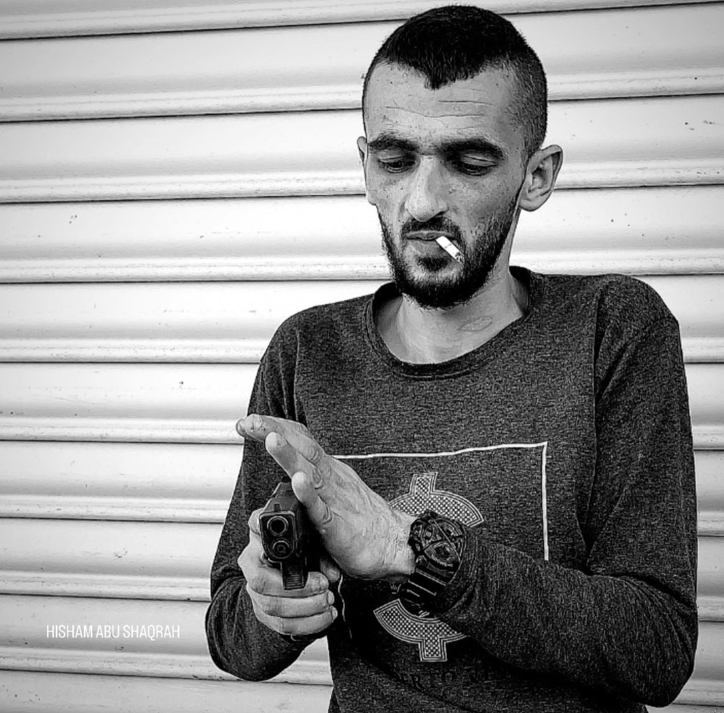 "أبو شجاع" قائد كتيبة نور شمس، ظهر أثناء تشييع الشهداء بعد شائعات عن استشهاده (صورة: هشام أبو شقرة)