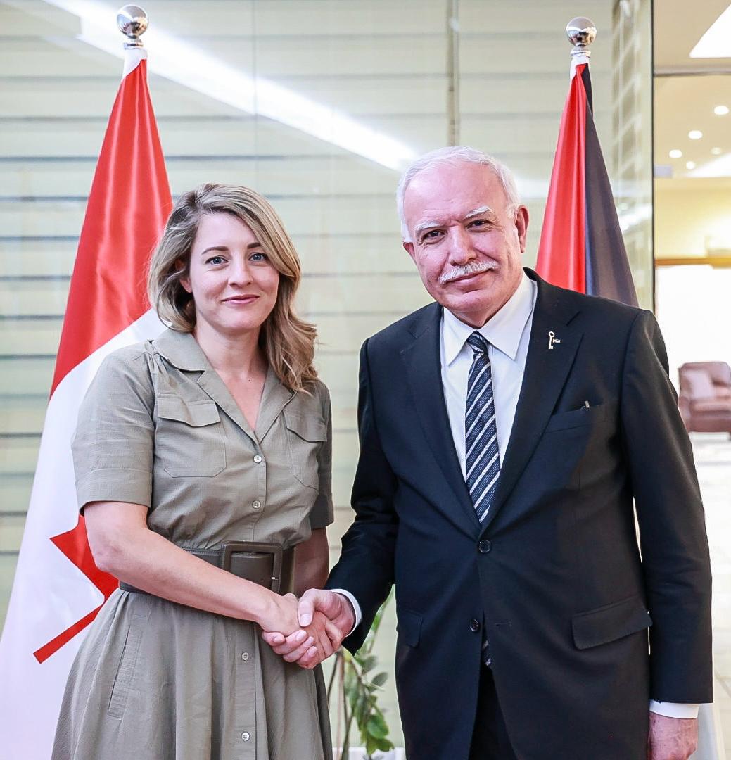وزير الخارجية رياض المالكي مع وزيرة خارجية كندا ميلاني جولي في رام الله (آذار/ 2024)