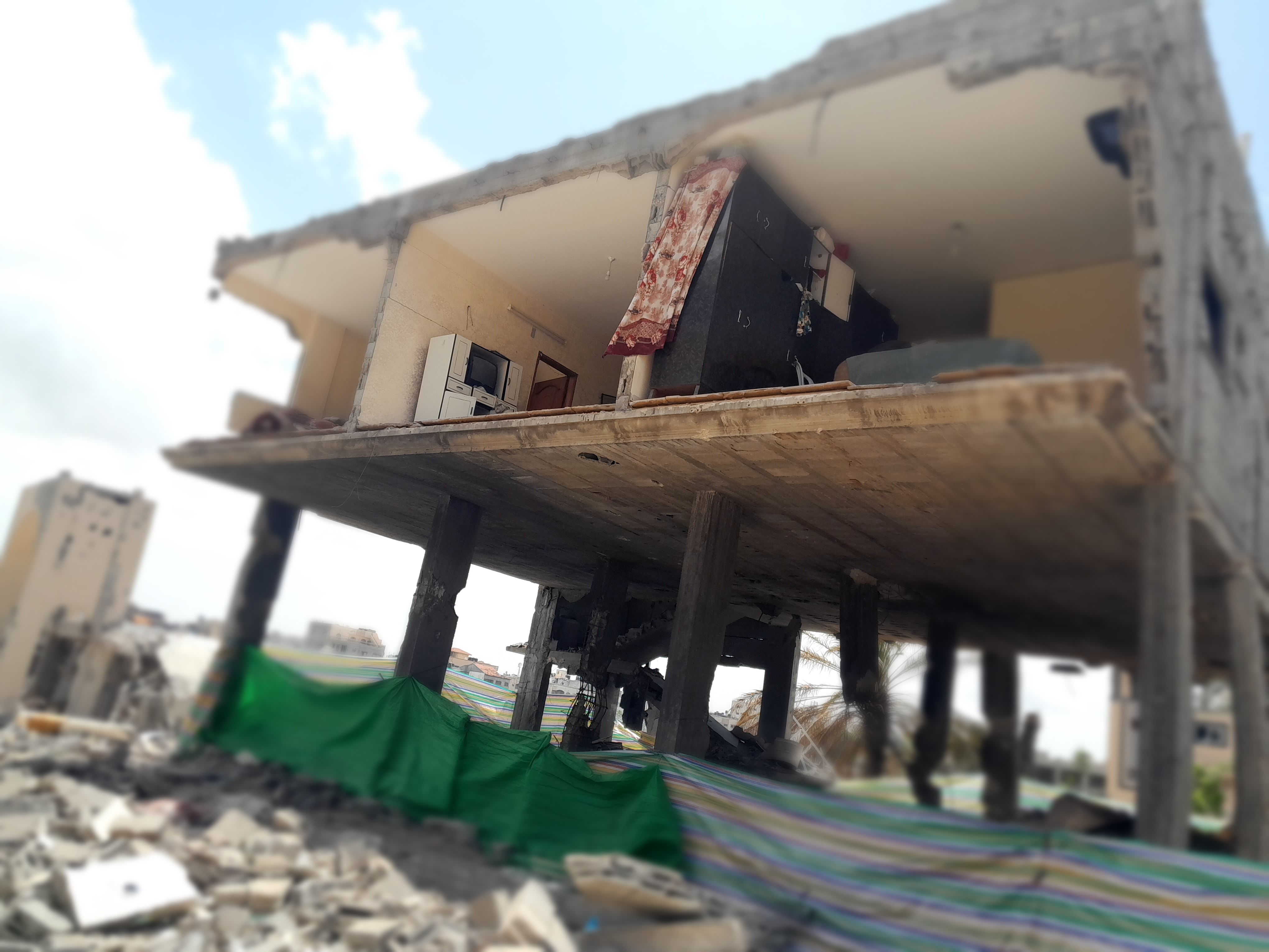 منزل عائلة ميساء حرز بعد القصف الإسرائيلي