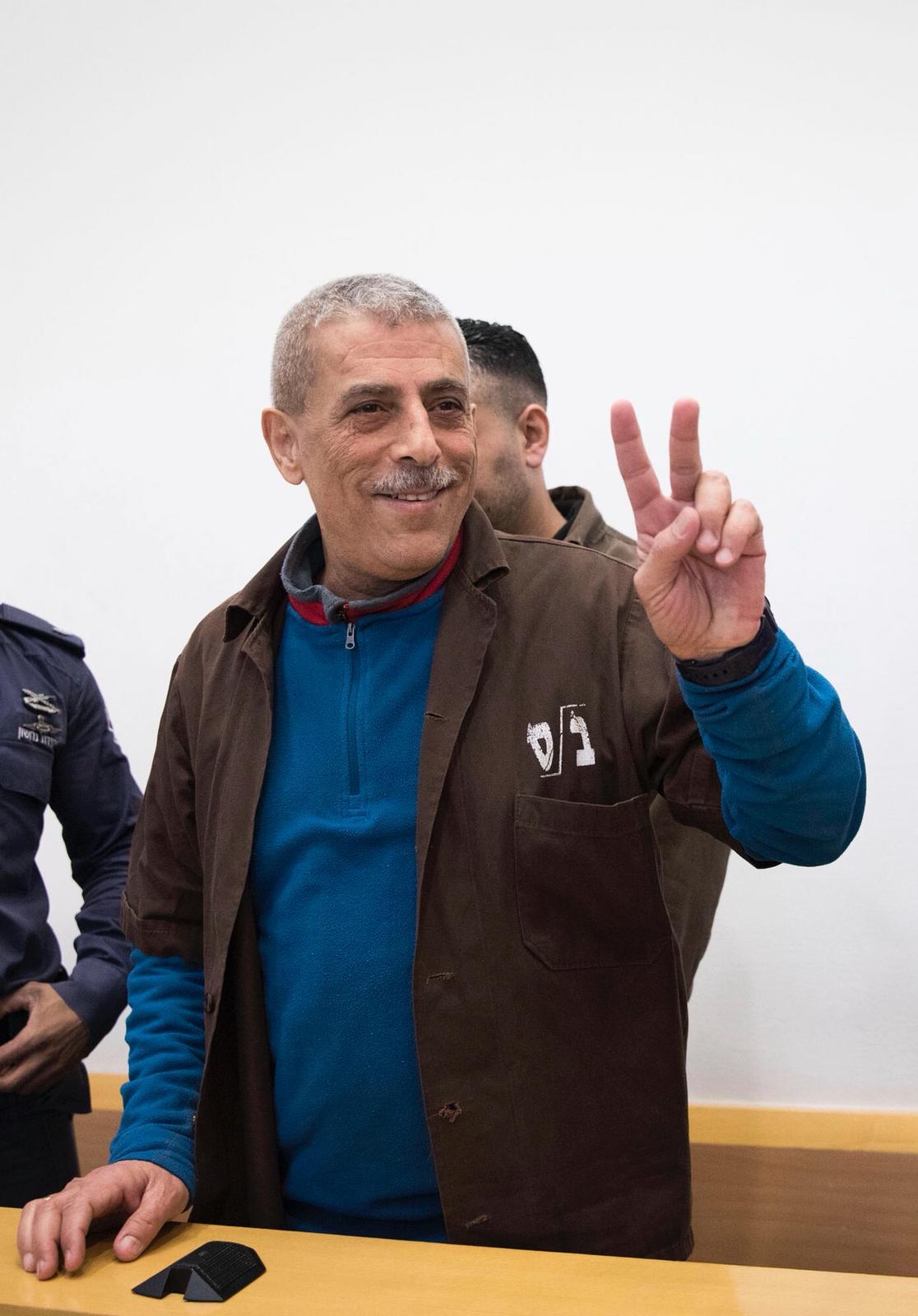 الأسير وليد دقة.. 38 سنة في السجون الإسرائيلية