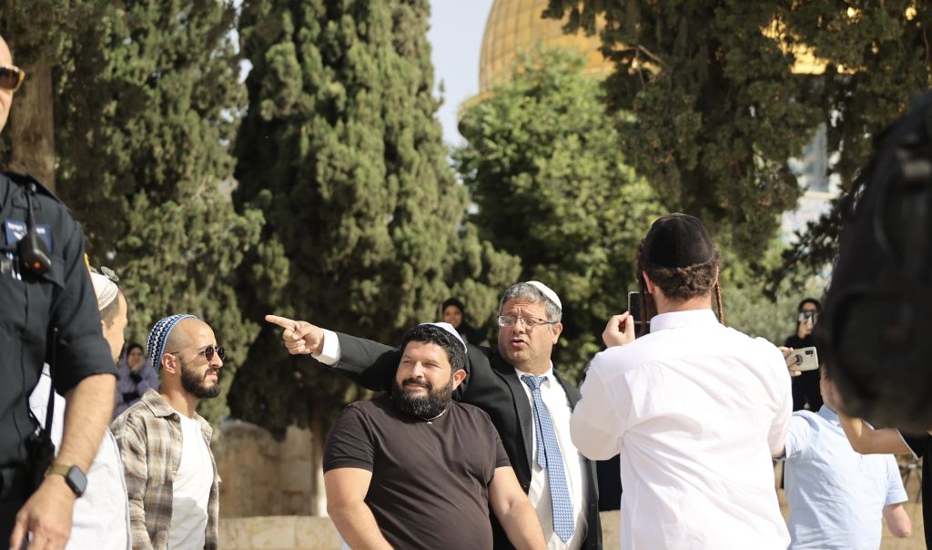 ايتمار بن غفير يقتحم المسجد الأقصى