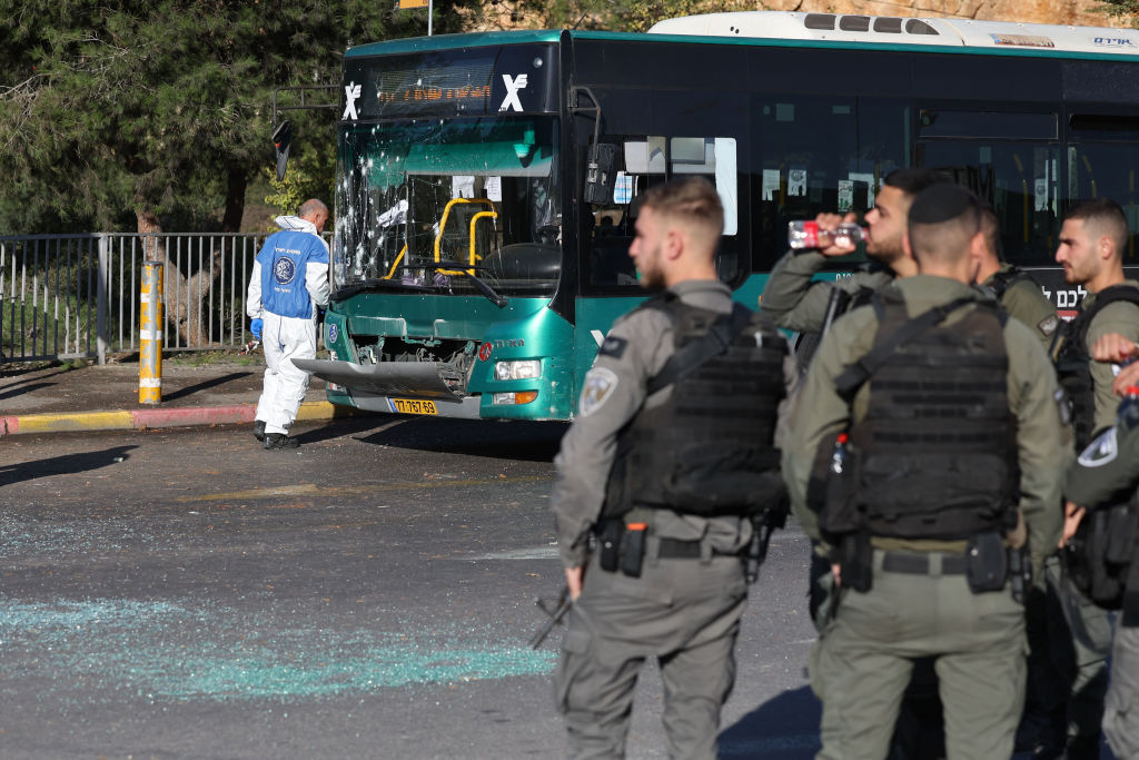 من موقع عملية التفجير في القدس - AHMAD GHARABLI/ Getty