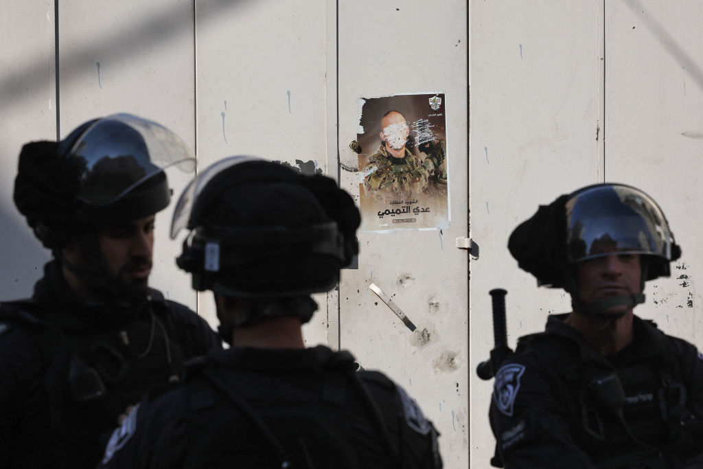 جيش الاحتلال يهدم منزل عدي التميمي في مخيم شعفاط