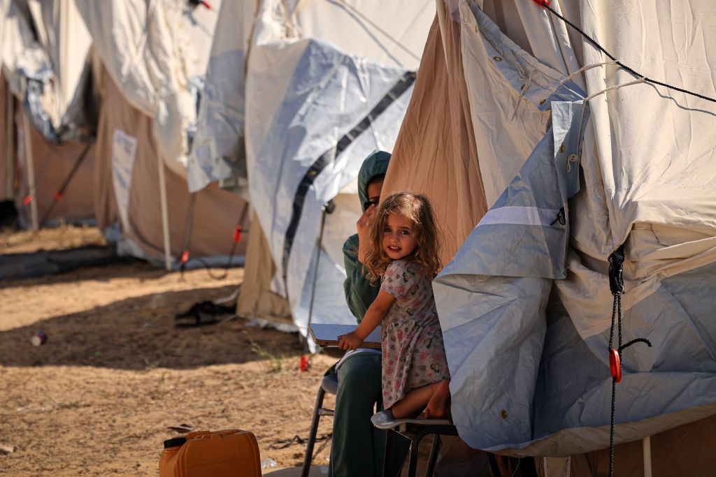 مخيم للنازحين من غزة في خانيونس