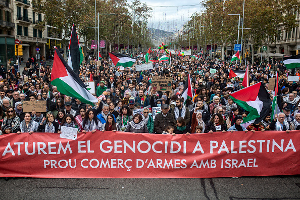 مظاهرة في برشلونة دعمًا لفلسطين ورفضا حرب غزة 2023