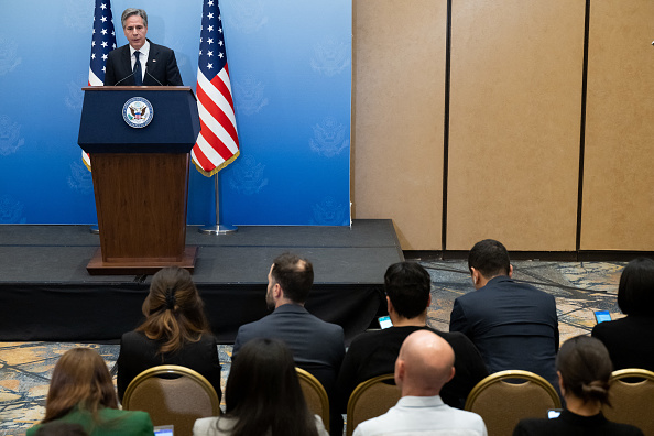 الوزير الأمريكي أنتوني بلينكن خلال مؤتمر صحافي بتل أبيب