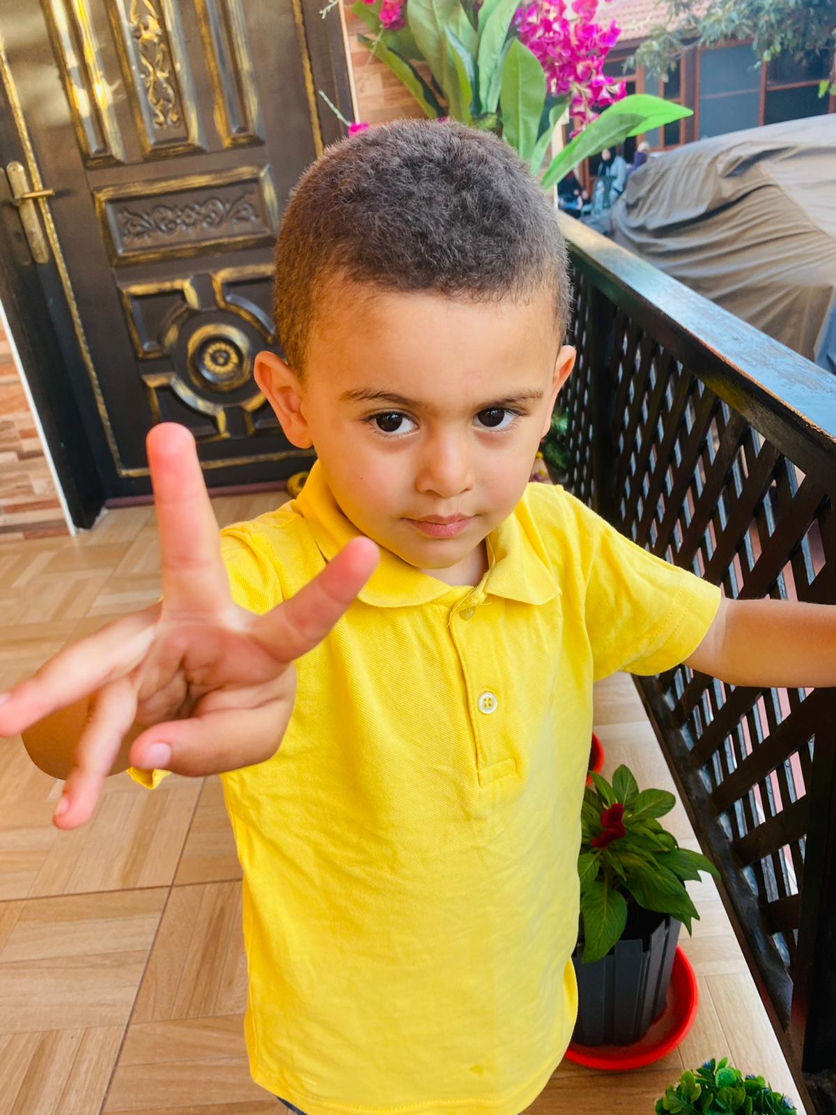 صورة جرى التقاطها للطفل يوسف، اليوم، بعد احتجازه من قبل جنود الاحتلال