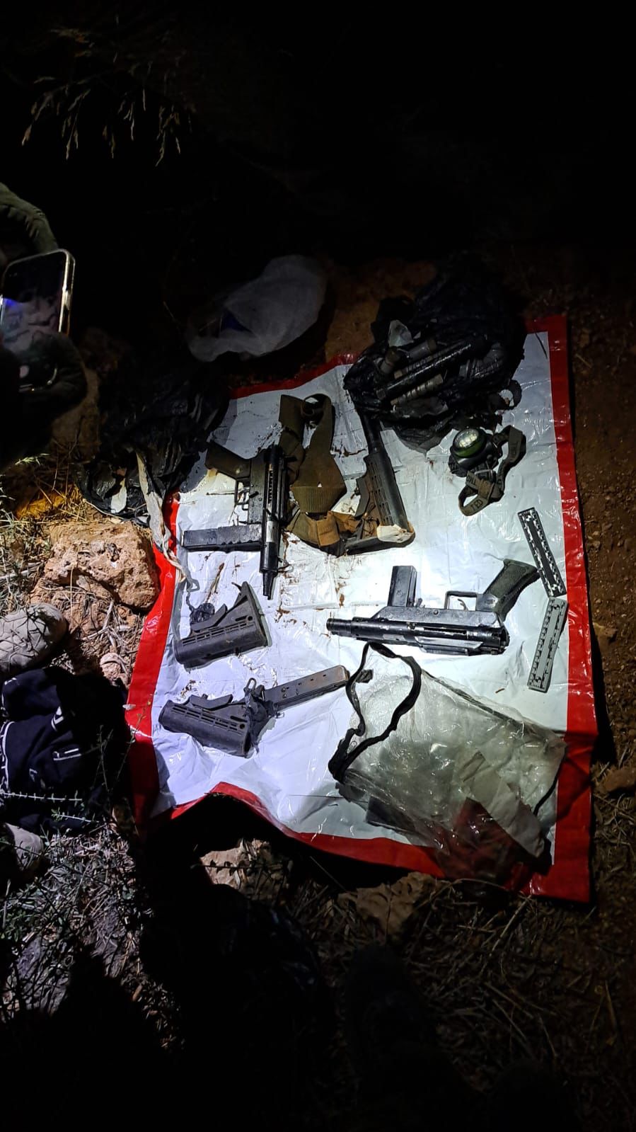 قطع سلاح صادرها جيش الاحتلال من عوريف جنوب نابلس