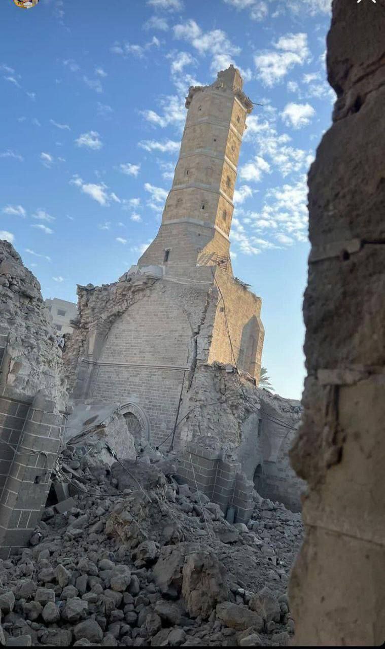 المسجد العمري بعد القصف الإسرائيلي