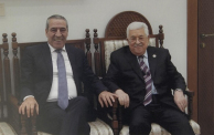 محمود عباس وحسين الشيخ (صورة أرشيفية) 