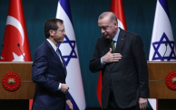 شكر رئيس الوزراء الإسرائيلي نفتالي بينيت الرئيس التركي رجب طيب أردوغان، وقوات الأمن الإسرائيلية والتركية التي عملت على وقف الهجمات (gettyimages)