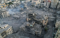 آثار القصف الإسرائيلي على منطقة سكنية في غزة | تصوير بلال صباغ