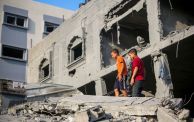 مدينة غزة في اليوم الثامن للعدوان الإسرائيلي - Ahmad Hasaballah/Getty Images 
