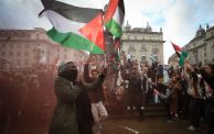 يأتي التحذير من سفر الإسرائيليين بعد مظاهرات عارمة في دول عربية وإسلامية رفضًا للعدوان على قطاع غزة