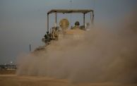 آلية عسكرية إسرائيلية في قطاع غزة - getty 