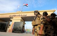 شهادات مروعة من الغزيين المرضى في مصر حول تعامل الأمن معهم (رويترز)