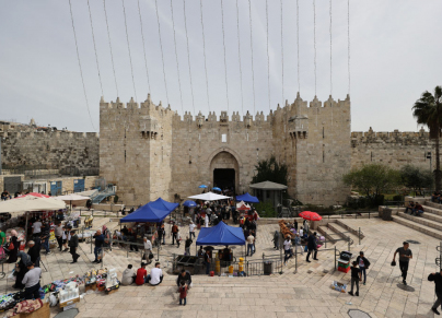 باب العامود وسط القدس، في رمضان 