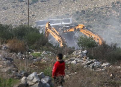 الهدم الإسرائيلي في كفر الديك غرب سلفيت صباح اليوم (Nedal Eshtayah/ Getty Images)