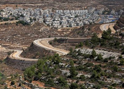 AHMAD GHARABLI/ Getty Images - طرق استيطانية في الضفة الغربية