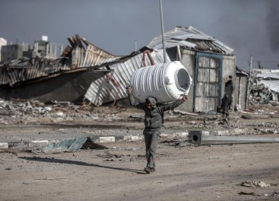 في مخيم المغازي وسط قطاع غزة - Ali Jadallah/ Getty Images