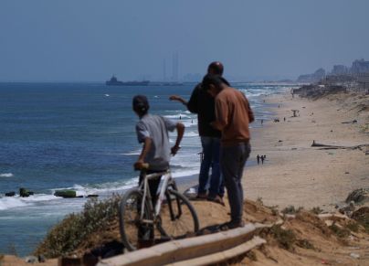 الرصيف العائم قبالة شواطئ غزة
