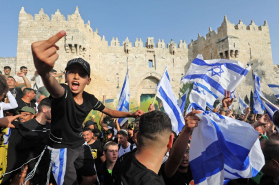 مسيرة الأعلام في القدس 
