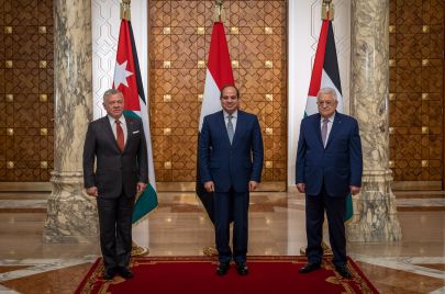 الرئيس الفلسطيني محمود عباس، والمصري عبد الفتاح السيسي، وملك الأردن عبد الله الثاني في لقاء سابق