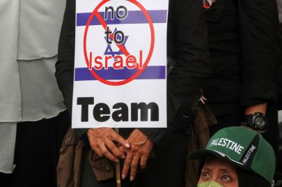 نشطاء في اندونيسيا تظاهروا رفضًا لدخول المنتخب الإسرائيلي بلادهم - Eko Siswono Toyudho/ Getty Images