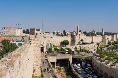 جزء من سور القدس المحيط ببلدتها القديمة، أحد المواقع المسجلة على لائحة التراث العالمي في اليونسكو – getty