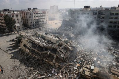 26 برجًا سكنيًا في حي الزهراء بغزة للقصف الإسرائيلي - Mustafa Hassona/ Getty Images