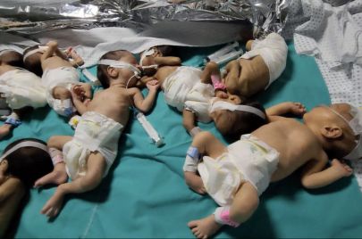 الأطفال الخدج في مستشفى الشفاء بعد توقف الكهرباء عن الحاضنات. 14 نوفمبر 2023. GETTY Images