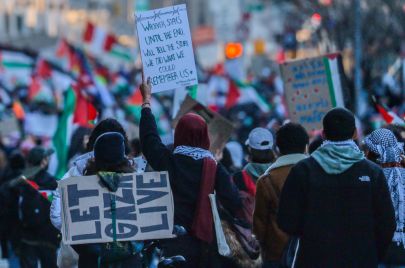 مؤيدون للقضية الفلسطينية في مظاهرة دعمًا لقطاع غزة في مدينة نيويورك 16 ديسمبر 2023
