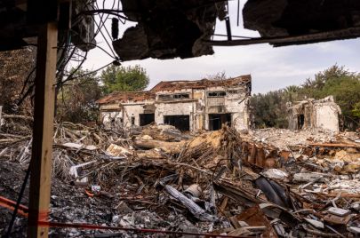 منزل دمّره قصف إسرائيلي في مستوطنة كيبتوتس بئيري بغلاف غزة، يوم 7 أكتوبر -  getty