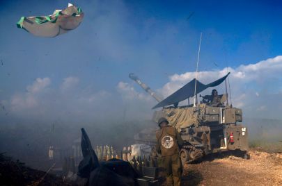 إطلاق قذيفة مدفعية إسرائيلية على الأراضي اللبنانية | غيتي ايميجز