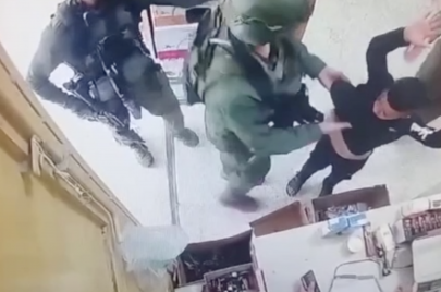 اعتداء قوات الاحتلال على طفل في مدينة الخليل