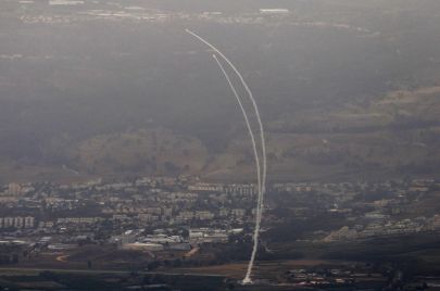 كشفت صحيفة "كاللكيست" الاقتصادية العبرية، نقلًا عن مصدر عسكري رفيع المستوى أن حزب الله نجح مؤخرًا في إلحاق الضرر في منظومات الدفاع الجوي الإسرائيلي، فيما باتت المصانع العسكرية الاسرائيلية مستهدفة بالقصف.