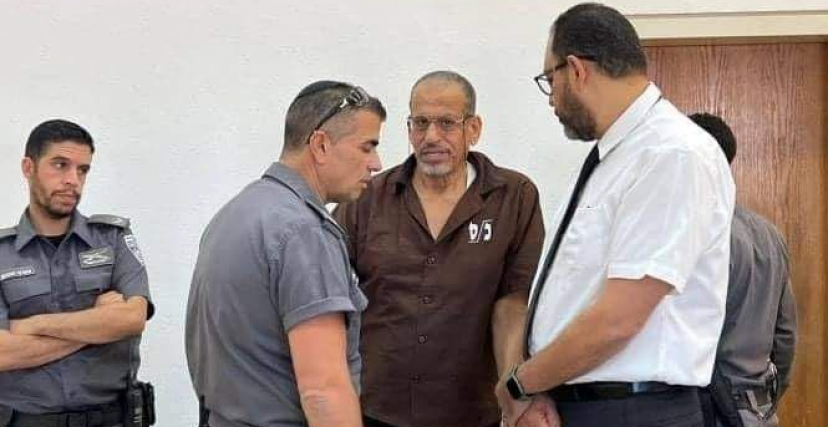 الشيخ يوسف الباز في قاعة المحكمة الإسرائيلية اليوم 