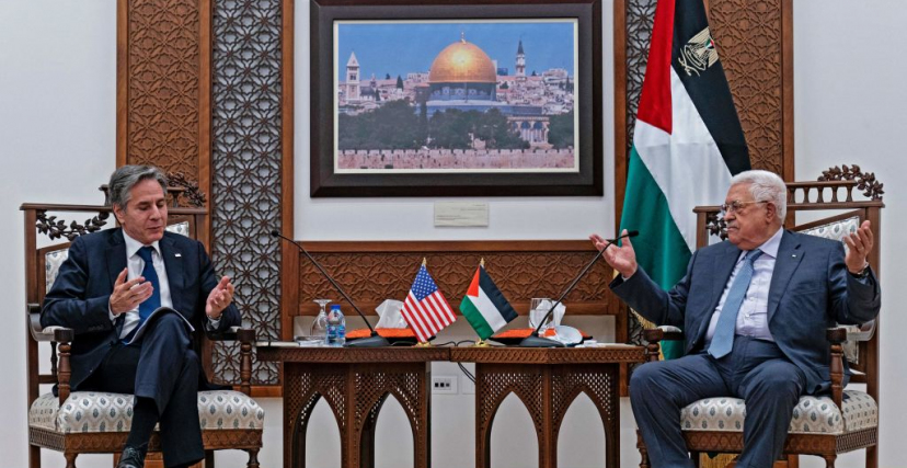لقاء سابق بين الرئيس عباس ووزير الخارجية الأمريكي بلينكن في رام الله 2021 - getty 