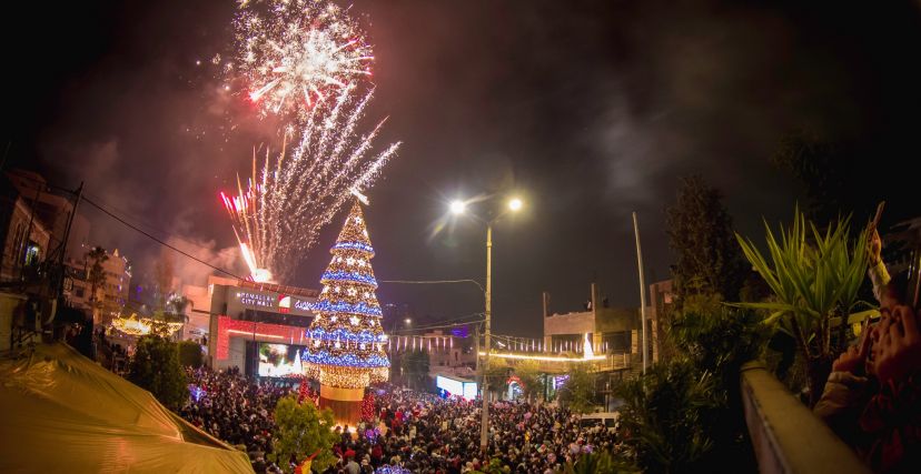 إضاءة بلدية رام الله شجرة الميلاد - صورة: أمين صعب