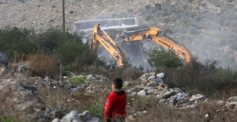 الهدم الإسرائيلي في كفر الديك غرب سلفيت صباح اليوم (Nedal Eshtayah/ Getty Images)