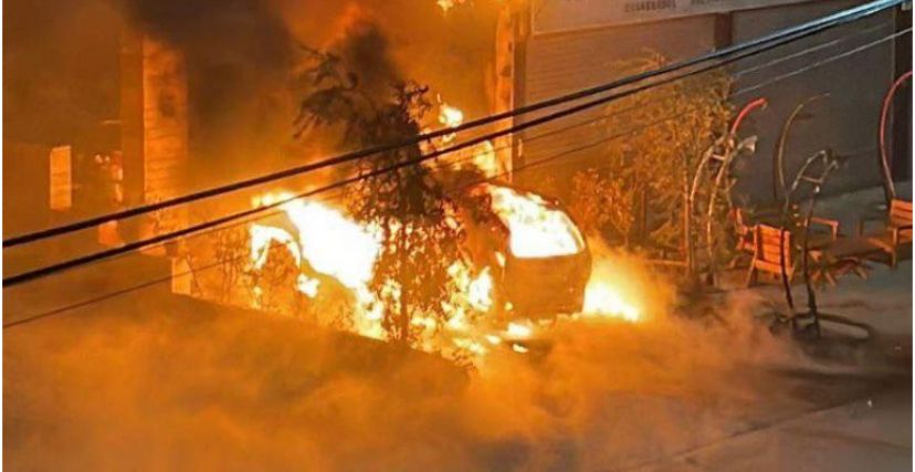 حرق محل تجاري ومنزل ومركبتين في شجار بيت أمر..