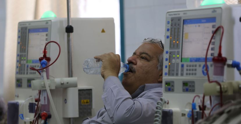 نفاد مستلزمات غسيل الكلى يُهدد حياة 1100 مريض بالفشل الكلوي في غزة