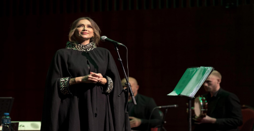 اعتقال الفنانة دلال أبو آمنة بعد تحريض مستوطنين ضدها