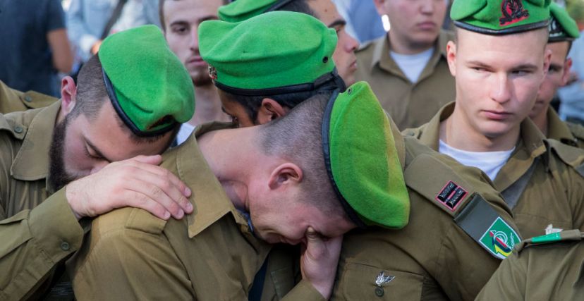 كابوس يدفع جندي عائد من غزة لإطلاق النار على زملائه وإصابة 4 منهم
