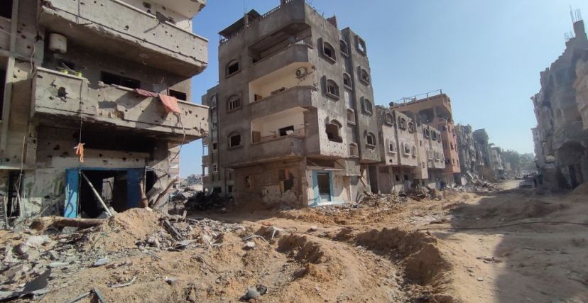 تقارير لجيش الاحتلال: حماس أعادت عمل البلديات شمال ووسط غزة Khalil Alkahlut/ Getty))