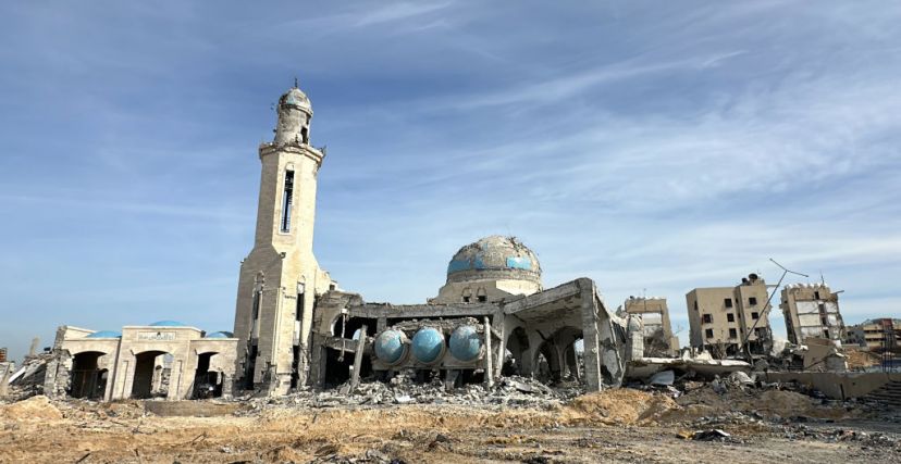 مسجد الشيخ زايد في غزة بعد تدميره. 8 يناير 2024