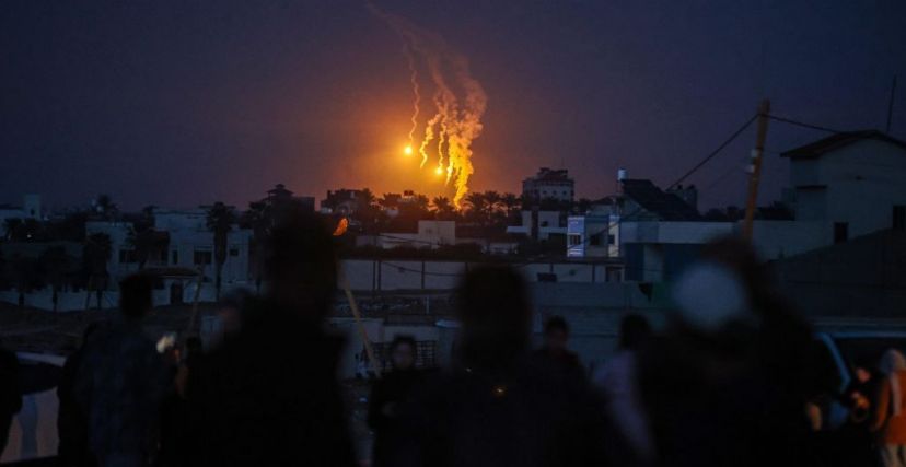 من الغارات الإسرائيلية المستمرة على غزة منذ 107 أيام