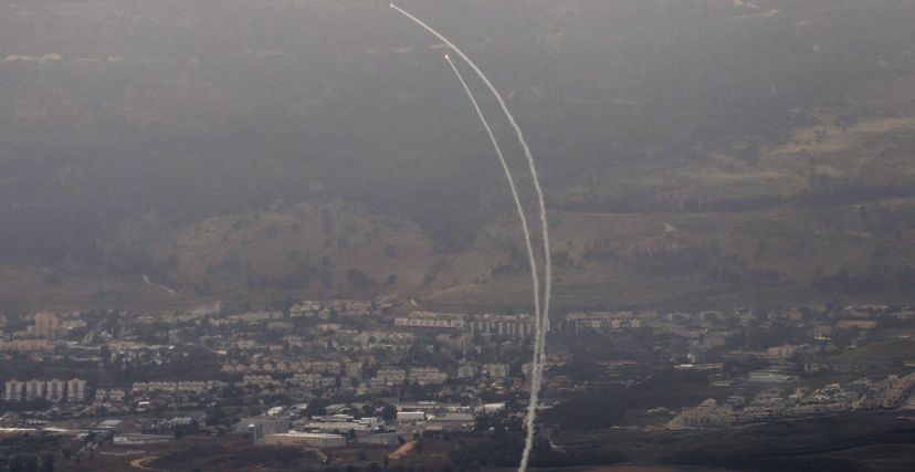 كشفت صحيفة "كاللكيست" الاقتصادية العبرية، نقلًا عن مصدر عسكري رفيع المستوى أن حزب الله نجح مؤخرًا في إلحاق الضرر في منظومات الدفاع الجوي الإسرائيلي، فيما باتت المصانع العسكرية الاسرائيلية مستهدفة بالقصف.